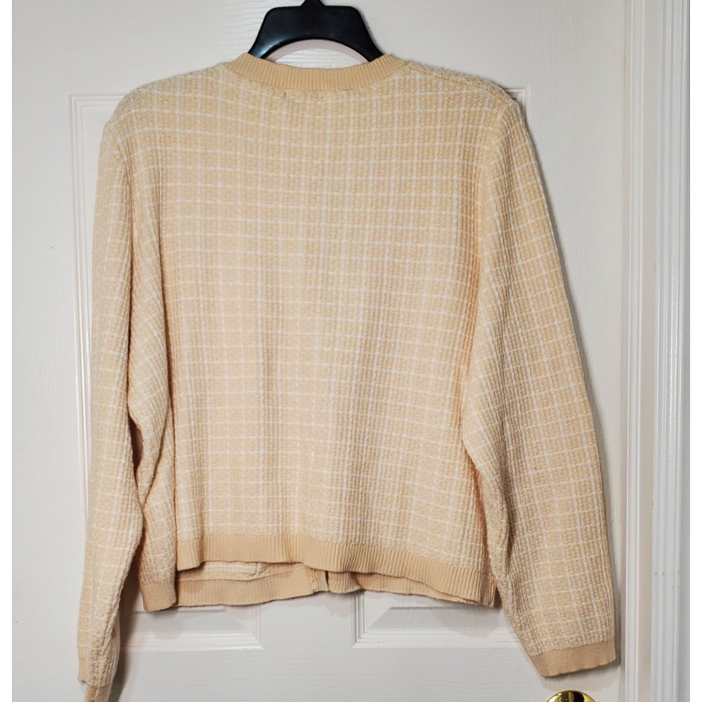 Women’s Beige Button-Front Cardigan Sweater – Textured Grid Pattern – Size XL - Picture 5 of 12